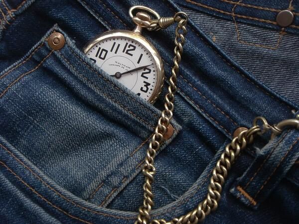 How to use the little pocket of your jeans - Watchisthis
